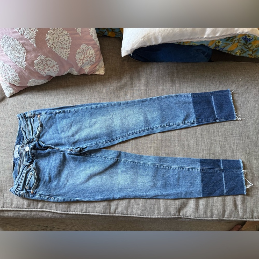 Sliming & Distressed Two-Tone Blue Jeans